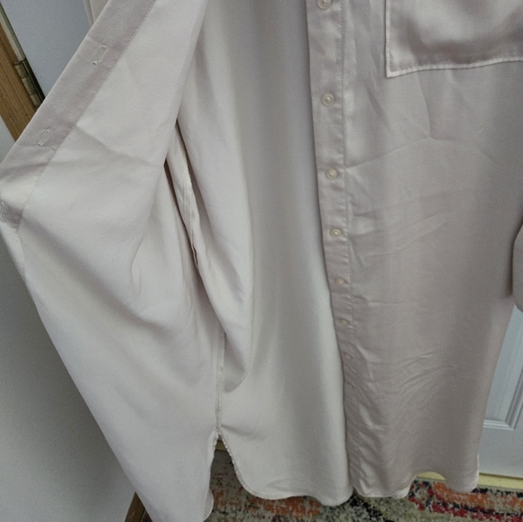 Banana Republic Cream Casual Button Down Shirt - Picture 5 of 7